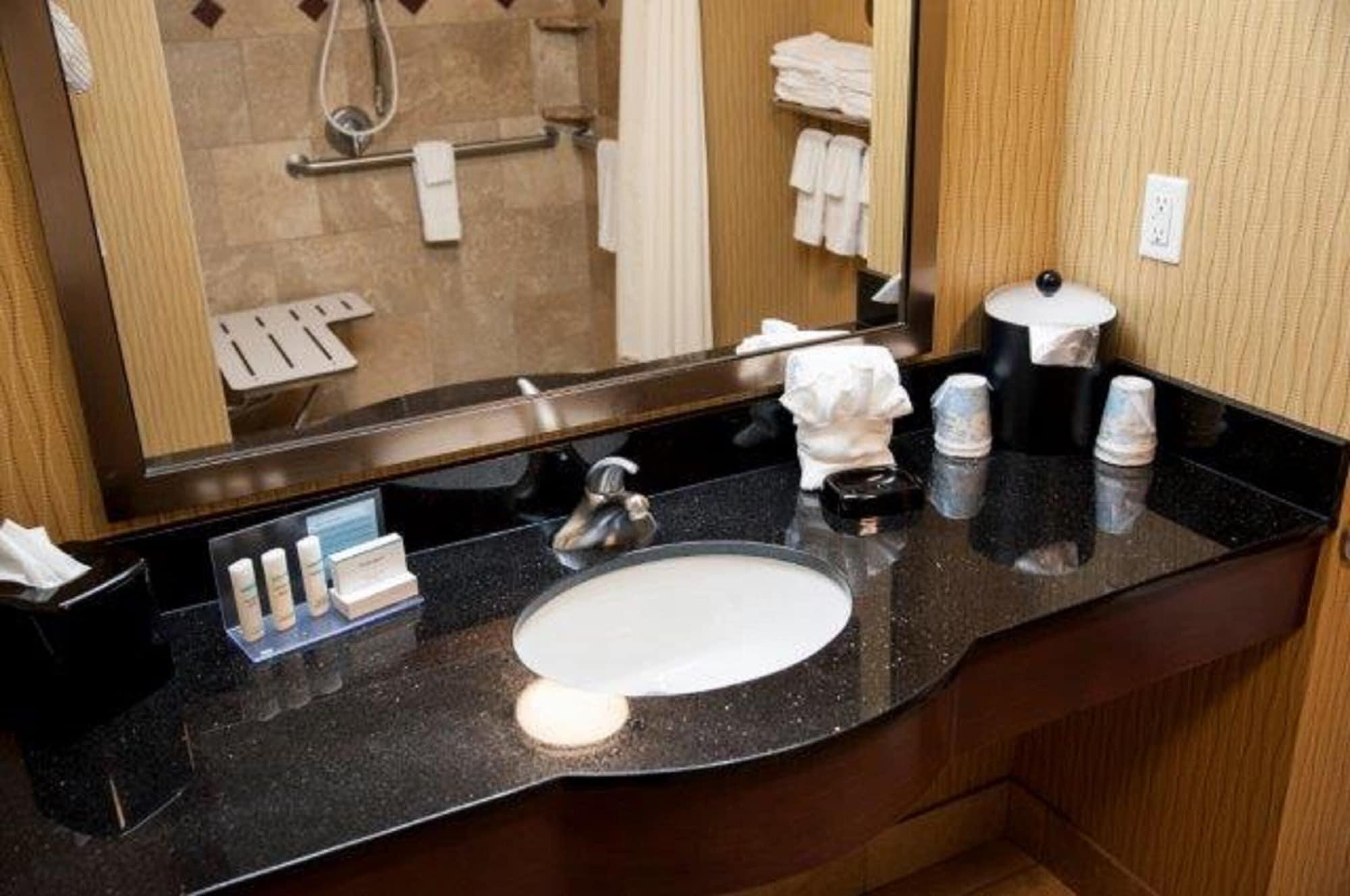 Hampton Inn & Suites Watertown Dış mekan fotoğraf