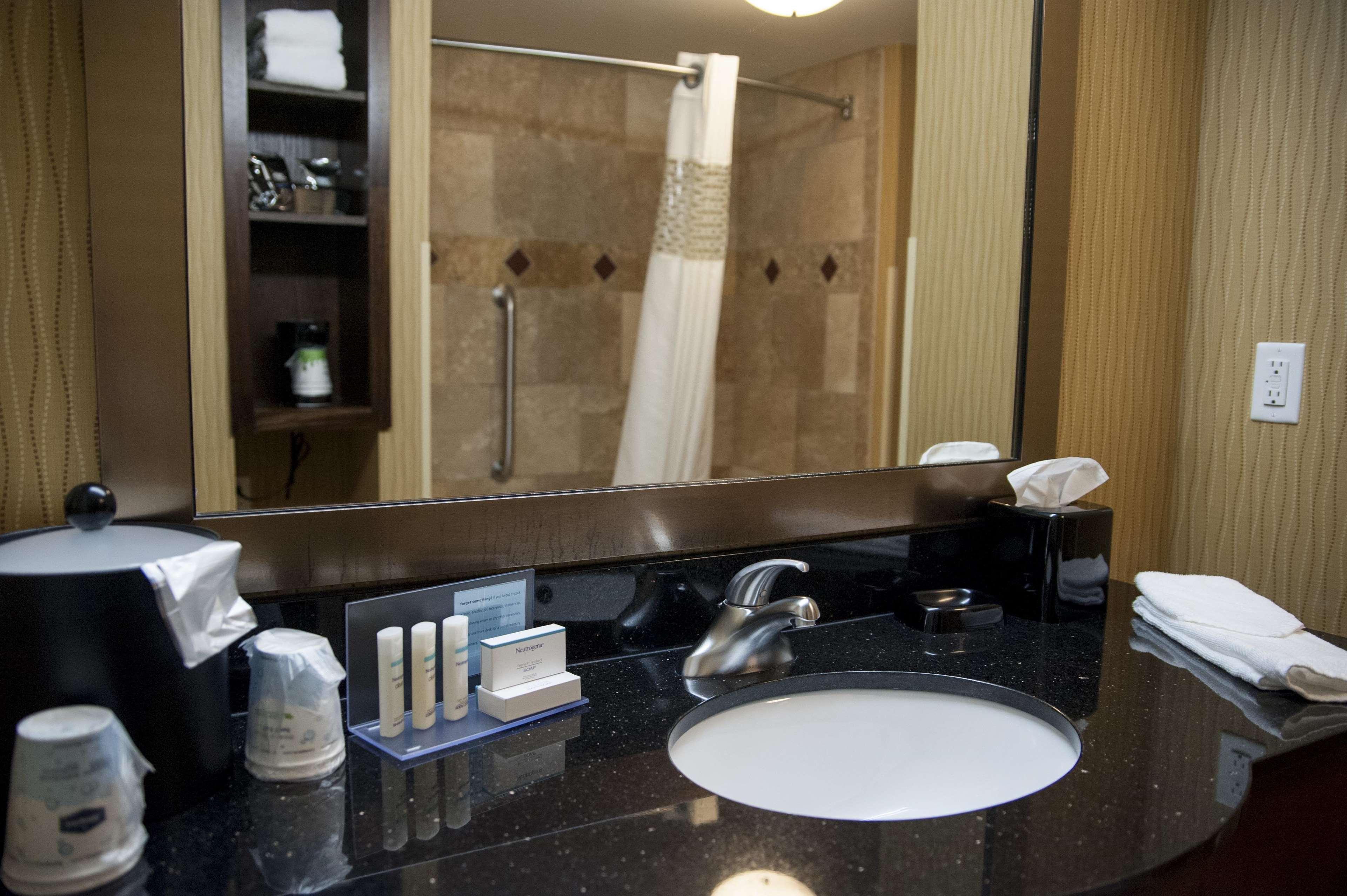 Hampton Inn & Suites Watertown Dış mekan fotoğraf