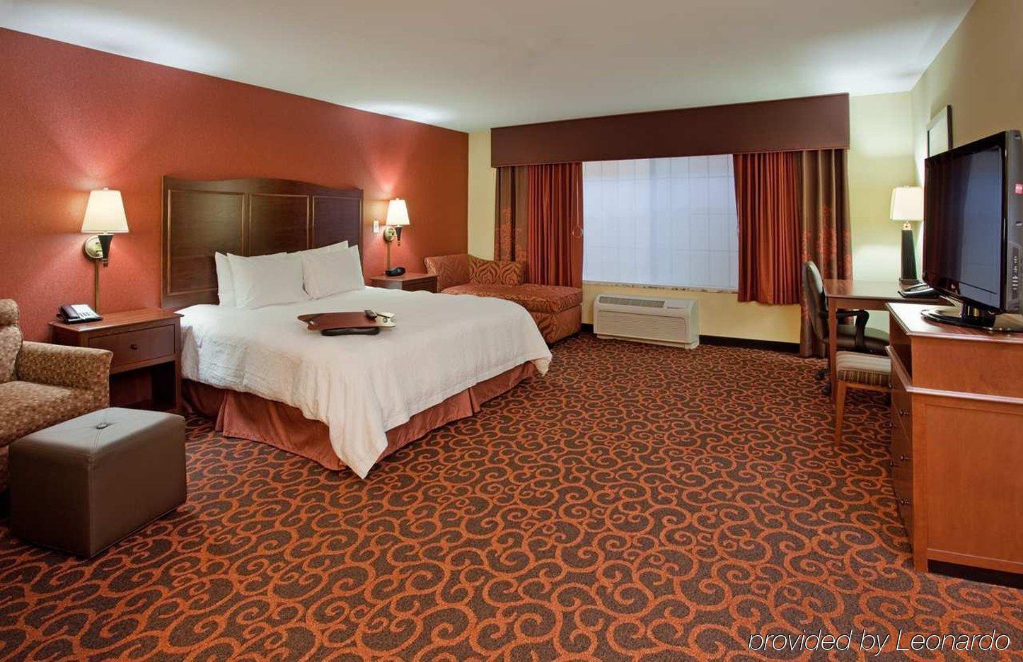 Hampton Inn & Suites Watertown Dış mekan fotoğraf